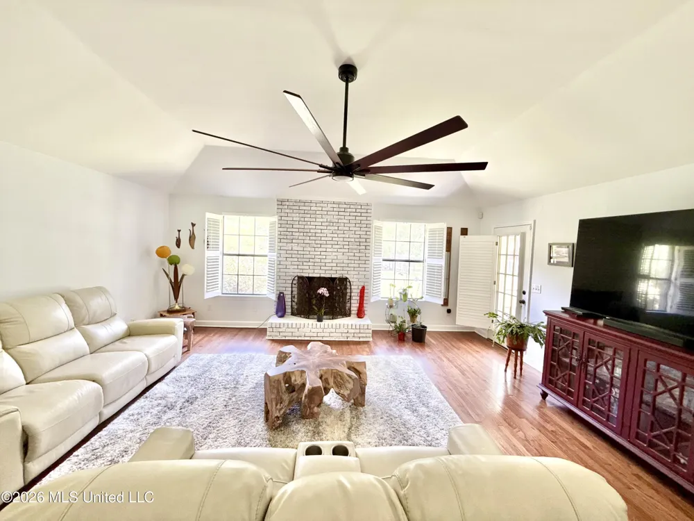 2078 Upton Road Crystal Springs, MS 39059