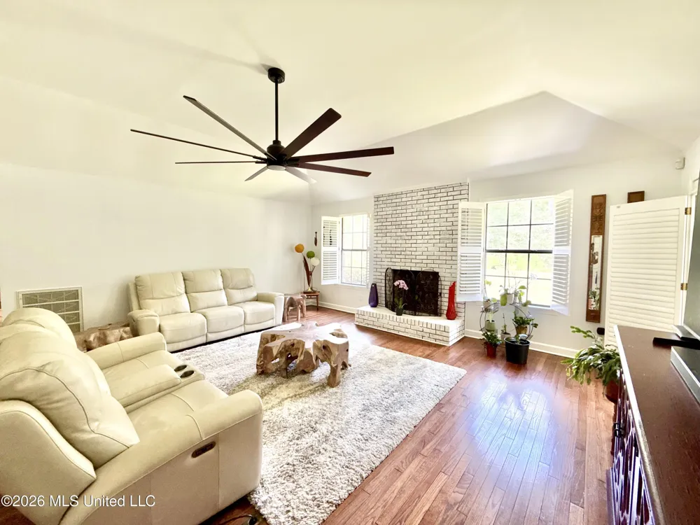 2078 Upton Road Crystal Springs, MS 39059