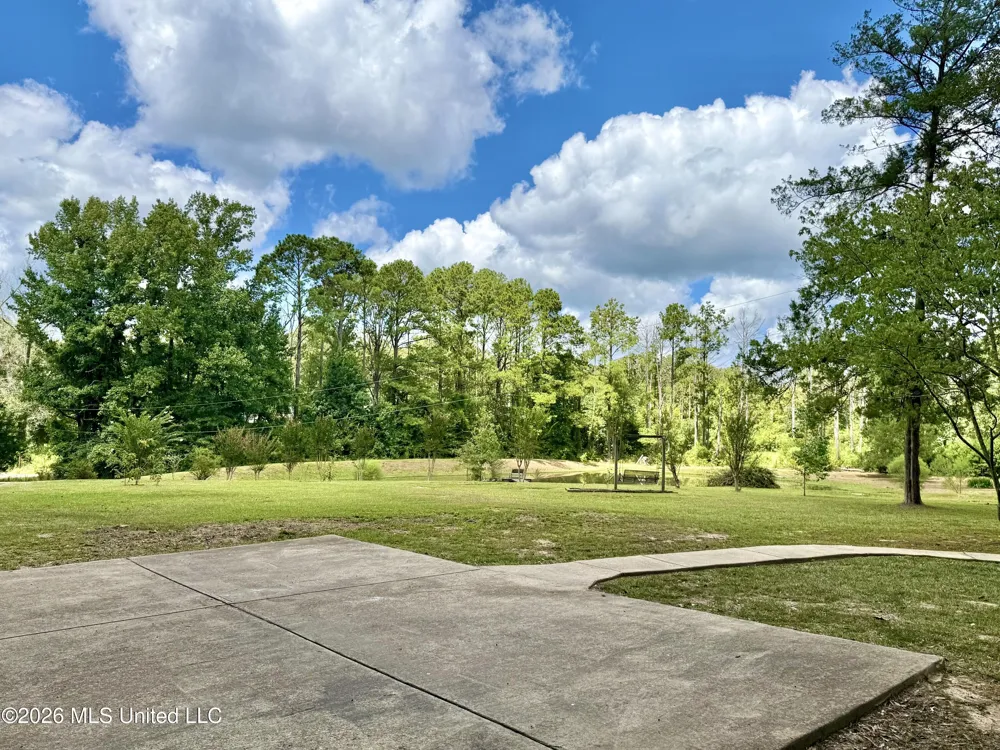 2078 Upton Road Crystal Springs, MS 39059