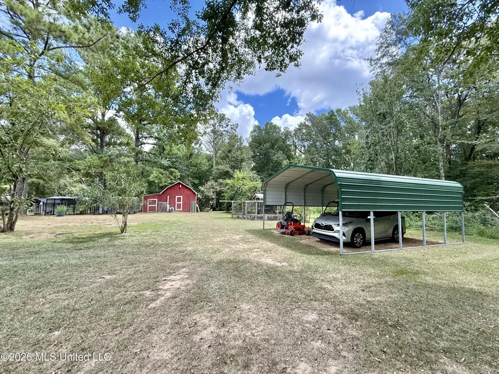 2078 Upton Road Crystal Springs, MS 39059