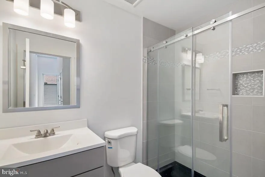 1705 JACKSON STREET #UNIT 5 Philadelphia, PA 19145