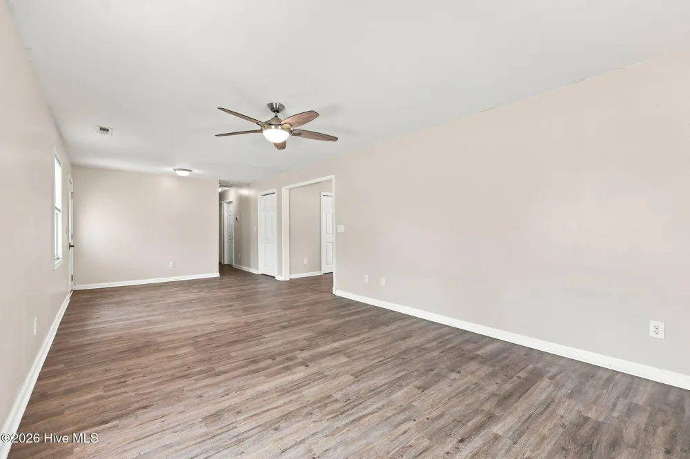 89 Crown Point Road Hubert, NC 28539