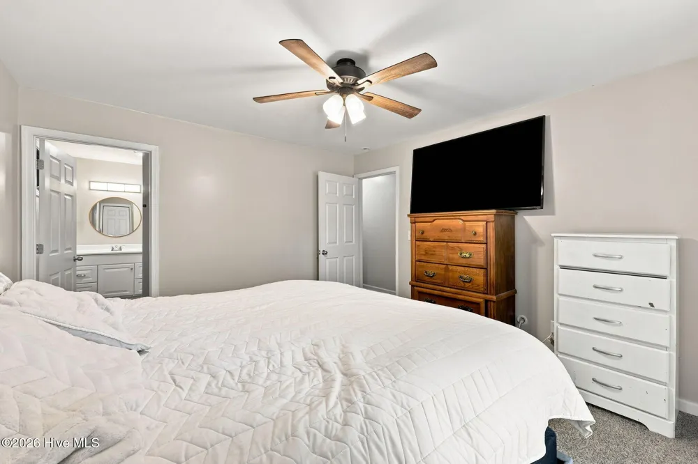 89 Crown Point Road Hubert, NC 28539
