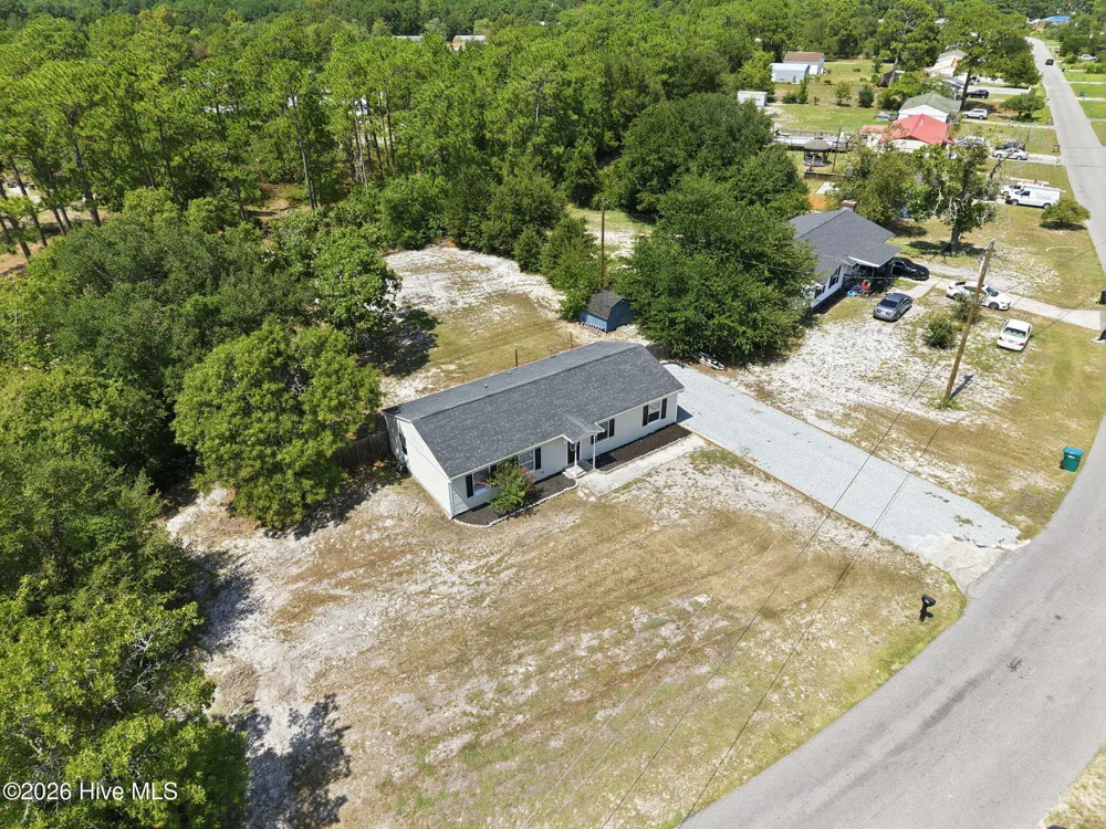 89 Crown Point Road Hubert, NC 28539