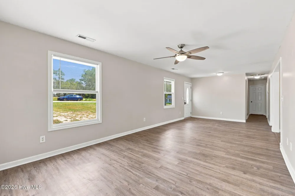 89 Crown Point Road Hubert, NC 28539