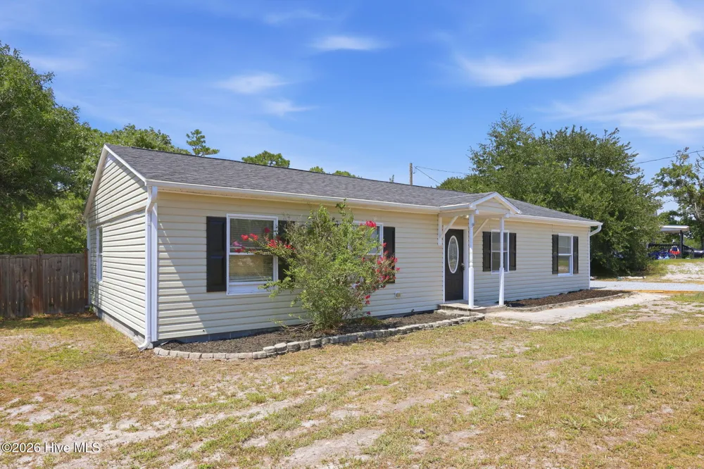 89 Crown Point Road Hubert, NC 28539