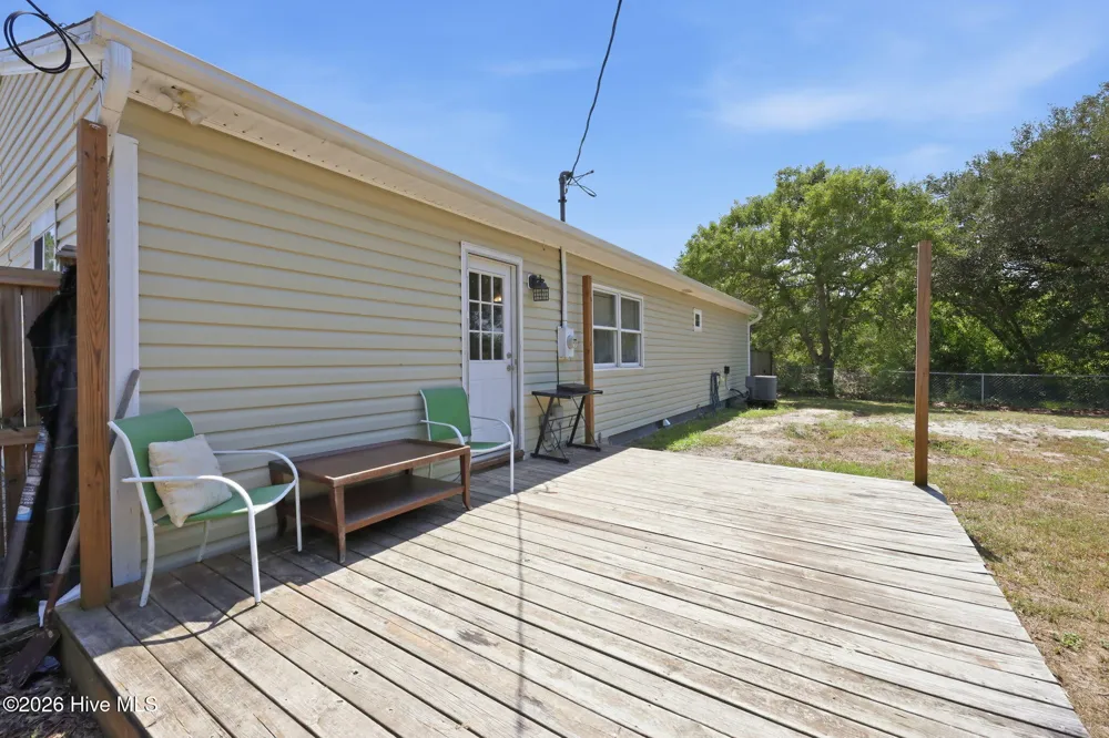 89 Crown Point Road Hubert, NC 28539