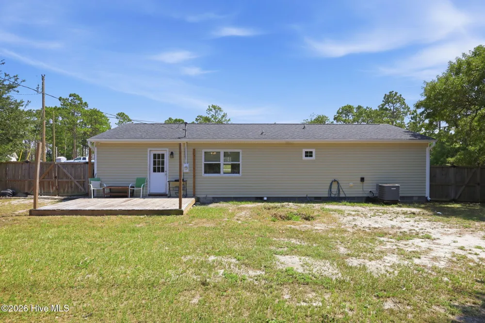 89 Crown Point Road Hubert, NC 28539