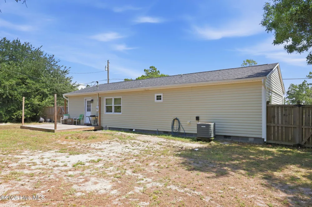 89 Crown Point Road Hubert, NC 28539