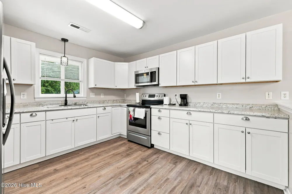89 Crown Point Road Hubert, NC 28539