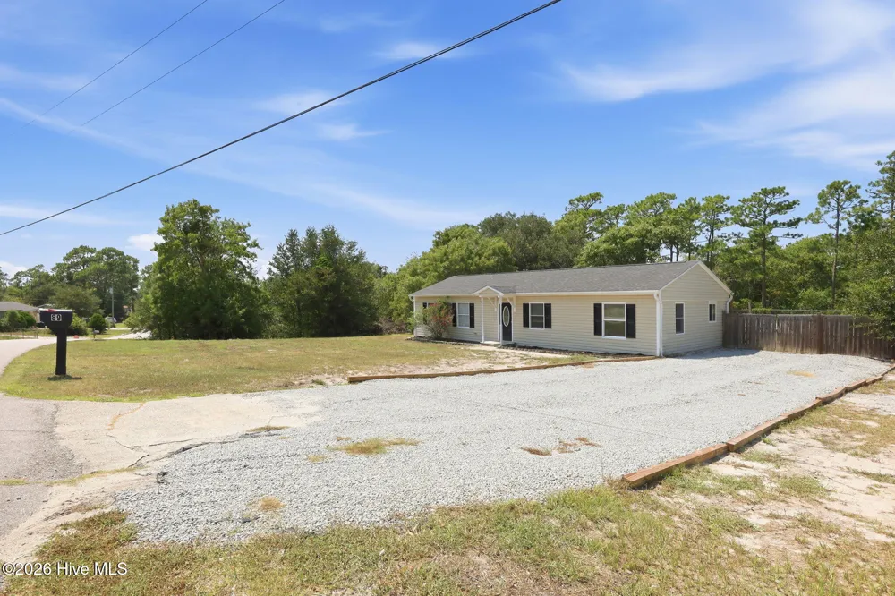 89 Crown Point Road Hubert, NC 28539