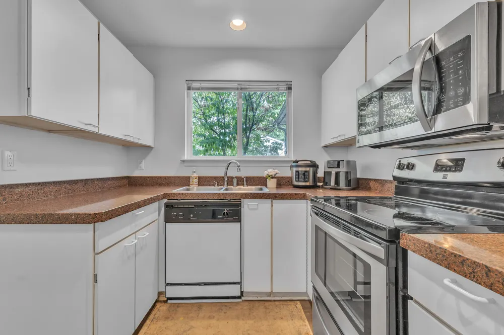 20829 Orchard Lake Road Farmington Hills, MI 48336