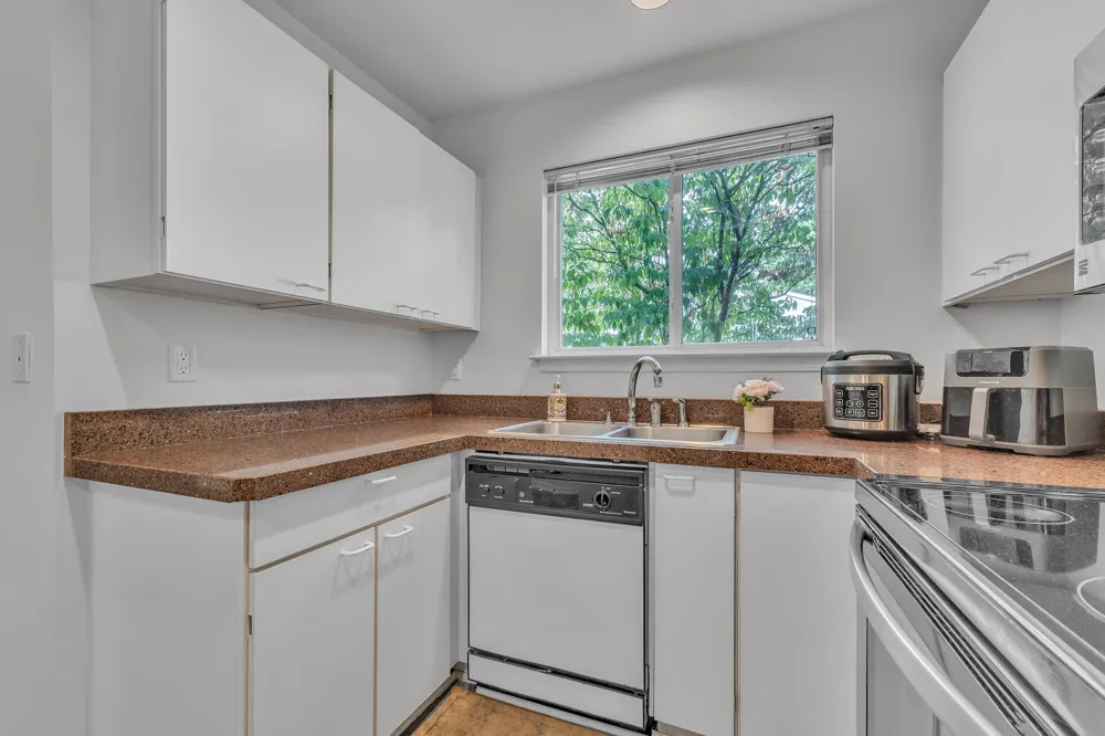 20829 Orchard Lake Road Farmington Hills, MI 48336
