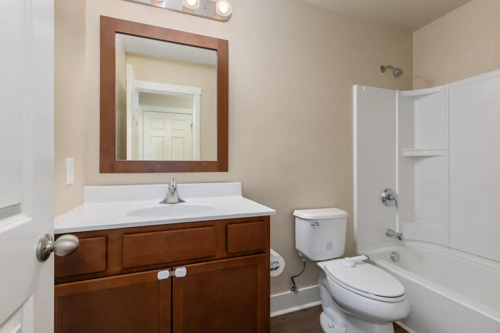 6605 Moss Lake Drive Hudsonville, MI 49426