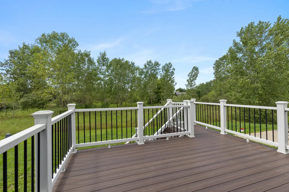 6605 Moss Lake Drive Hudsonville, MI 49426