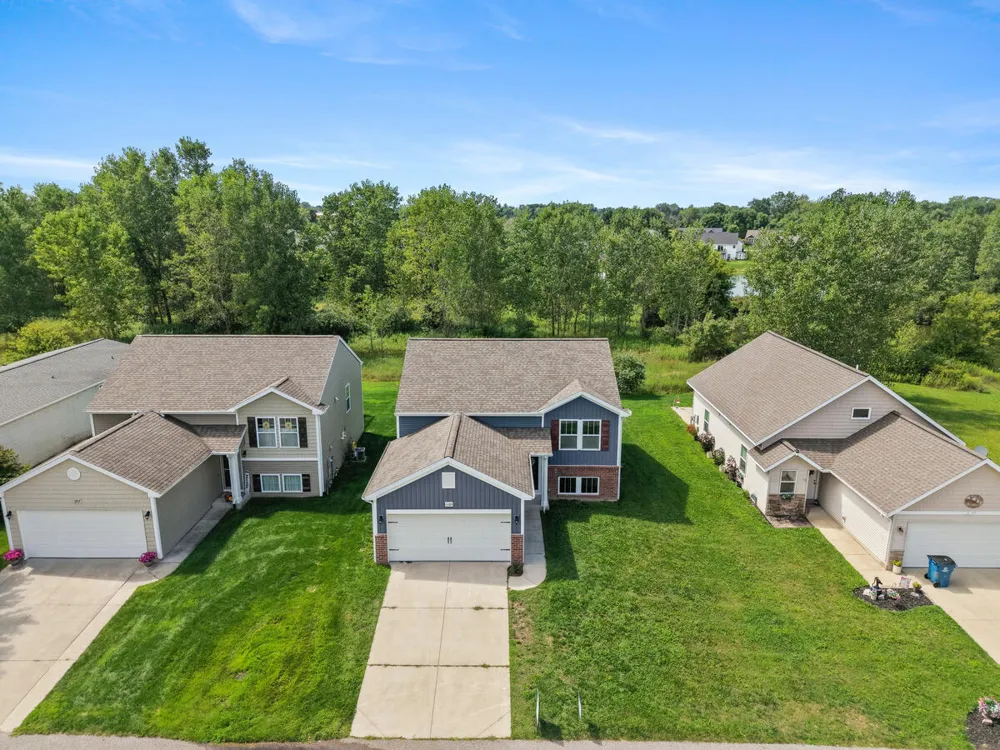 6605 Moss Lake Drive Hudsonville, MI 49426