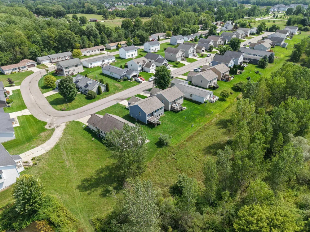 6605 Moss Lake Drive Hudsonville, MI 49426