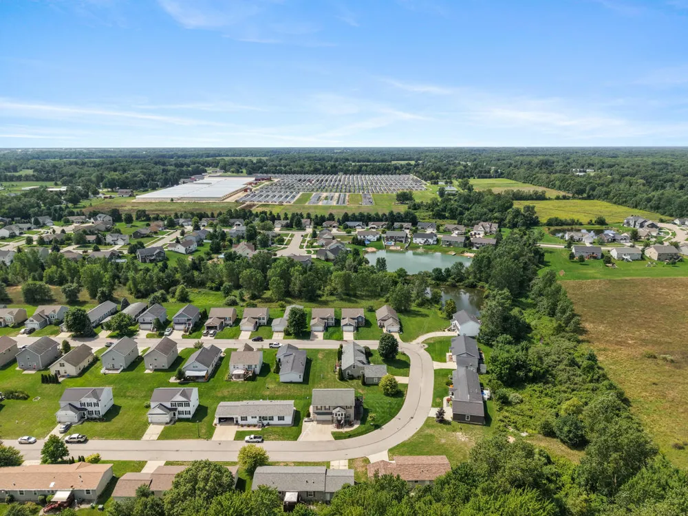 6605 Moss Lake Drive Hudsonville, MI 49426