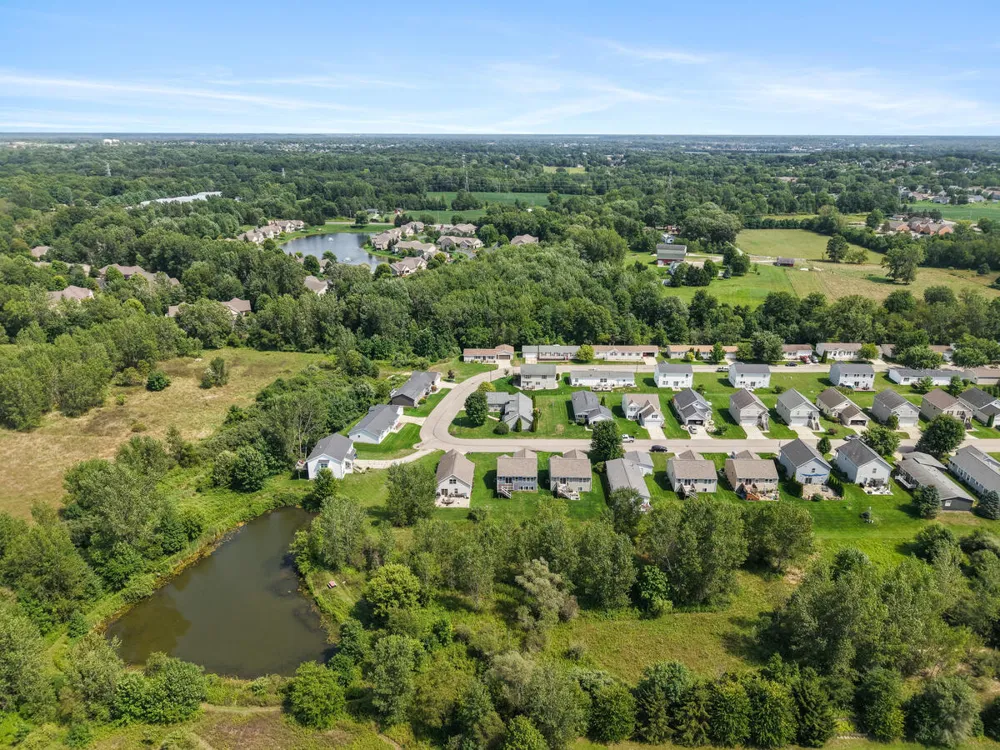 6605 Moss Lake Drive Hudsonville, MI 49426