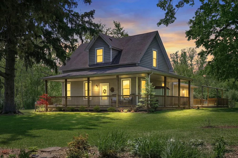 7780 W East Road Lakeside, MI 49116