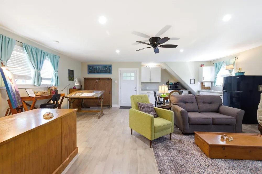 7780 W East Road Lakeside, MI 49116