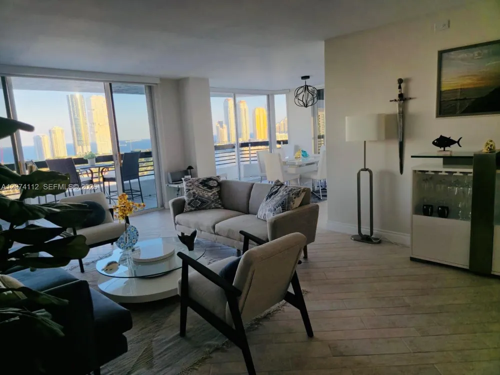 3530 Mystic Pointe Dr #2215 Aventura, FL 33180