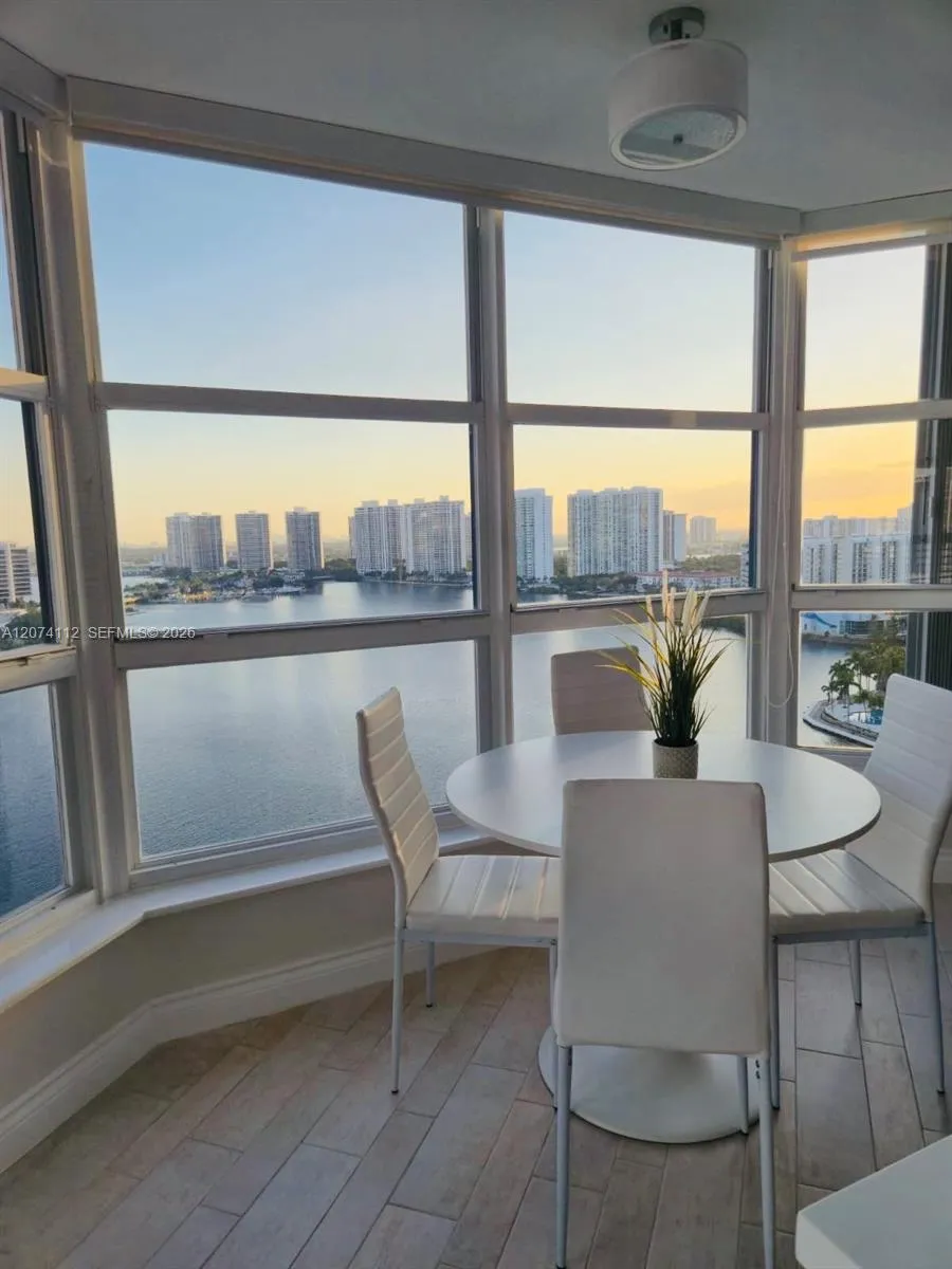 3530 Mystic Pointe Dr #2215 Aventura, FL 33180