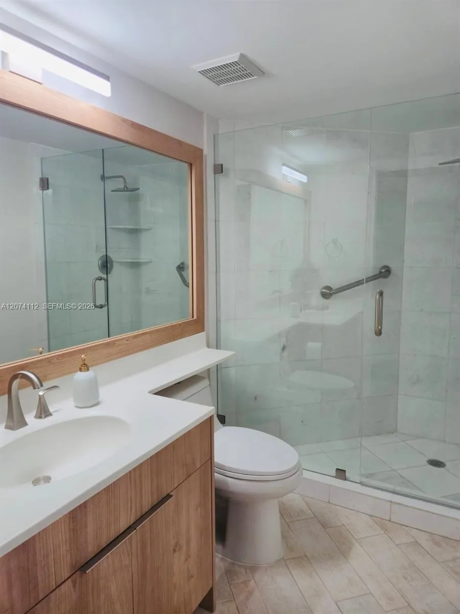 3530 Mystic Pointe Dr #2215 Aventura, FL 33180