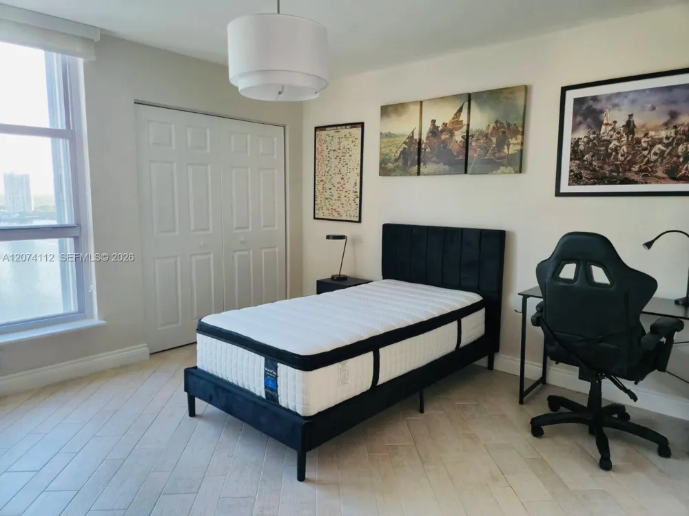 3530 Mystic Pointe Dr #2215 Aventura, FL 33180