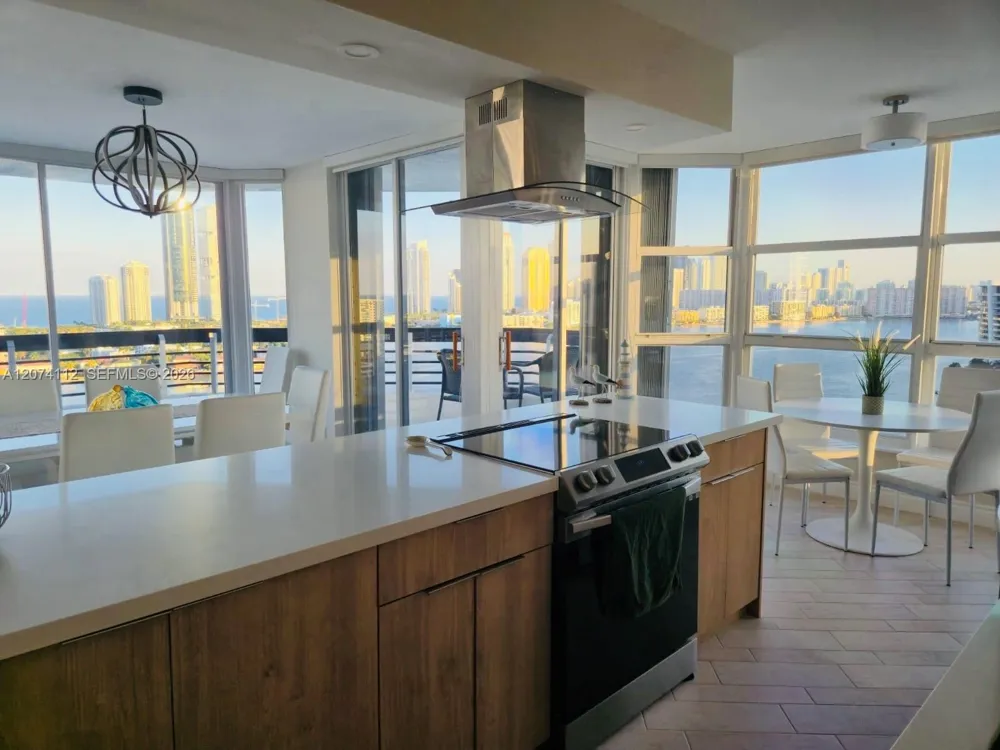 3530 Mystic Pointe Dr #2215 Aventura, FL 33180