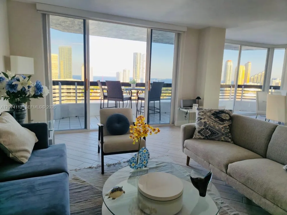 3530 Mystic Pointe Dr #2215 Aventura, FL 33180