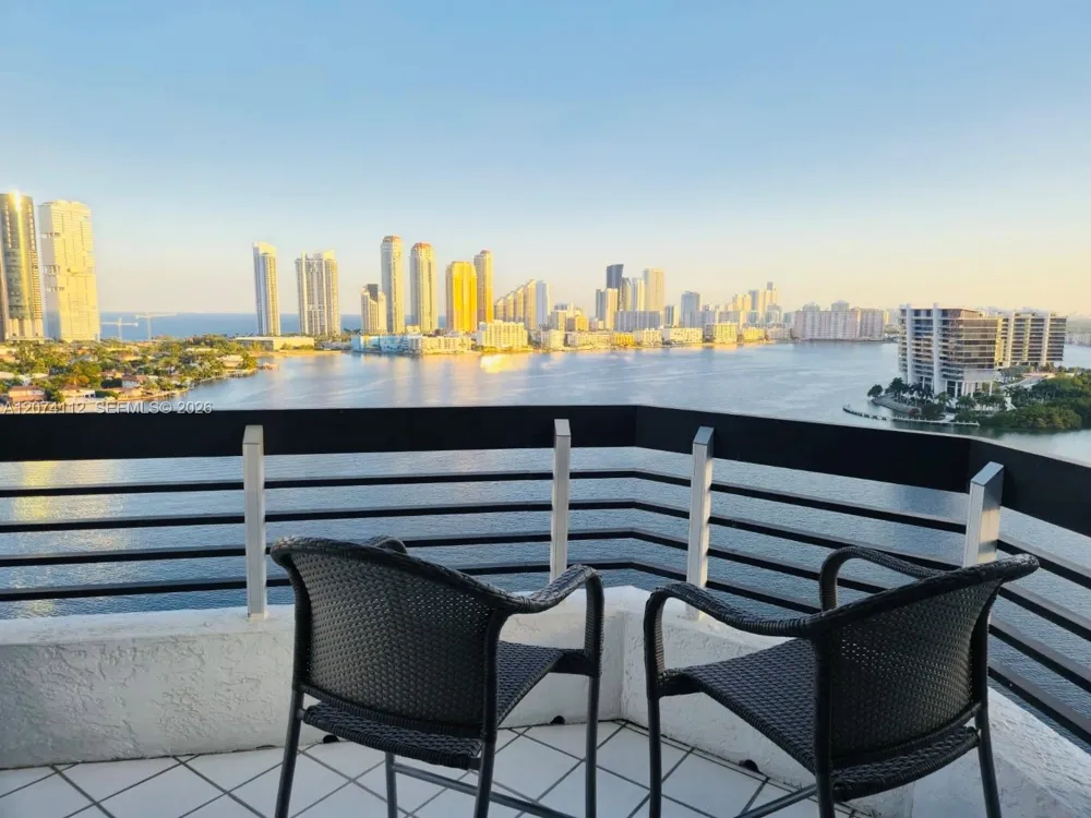 3530 Mystic Pointe Dr #2215 Aventura, FL 33180