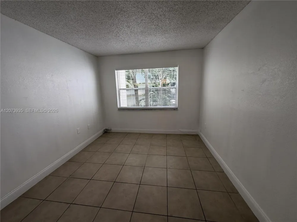 4205 University Dr #202 Sunrise, FL 33351