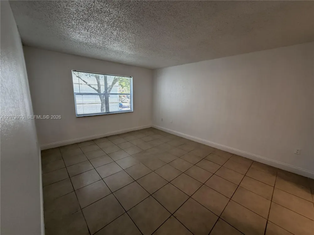 4205 University Dr #202 Sunrise, FL 33351