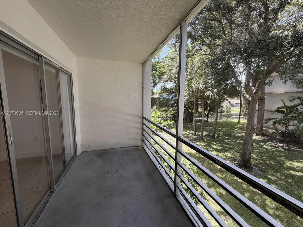 4205 University Dr #202 Sunrise, FL 33351