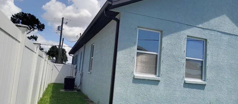 2736 W SPRUCE STREET Tampa, FL 33607