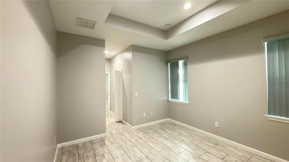 2736 W SPRUCE STREET Tampa, FL 33607