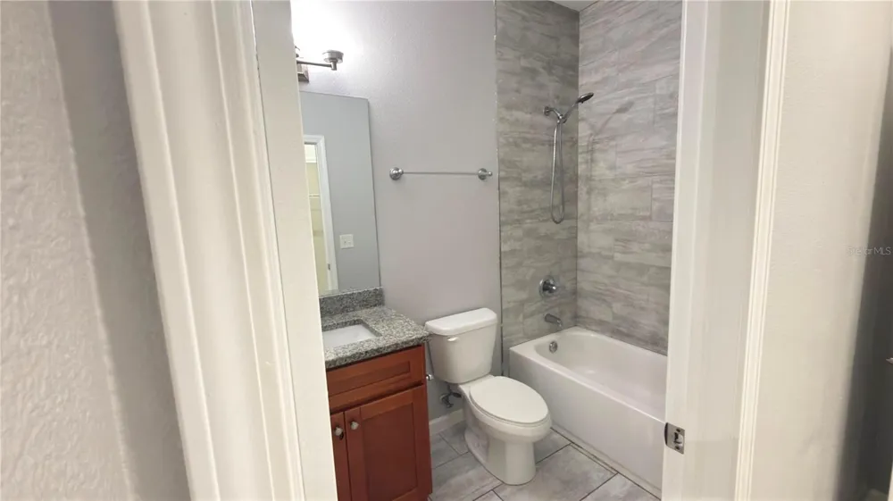 2736 W SPRUCE STREET Tampa, FL 33607