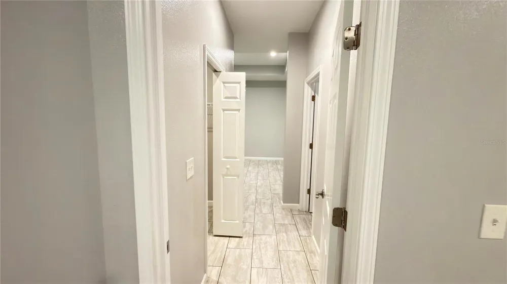 2736 W SPRUCE STREET Tampa, FL 33607