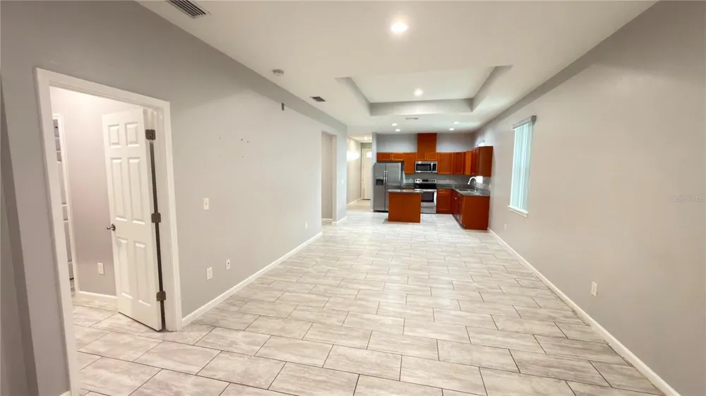 2736 W SPRUCE STREET Tampa, FL 33607