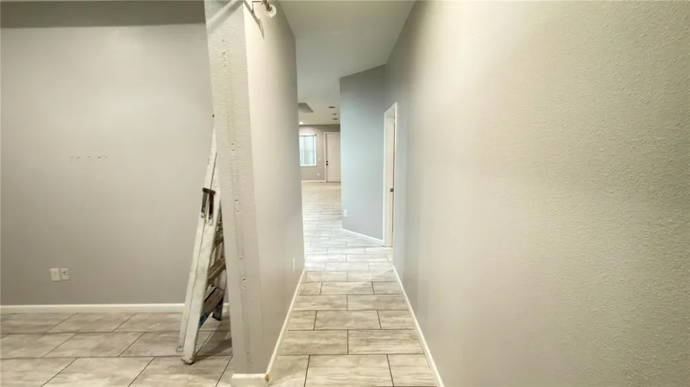 2736 W SPRUCE STREET Tampa, FL 33607