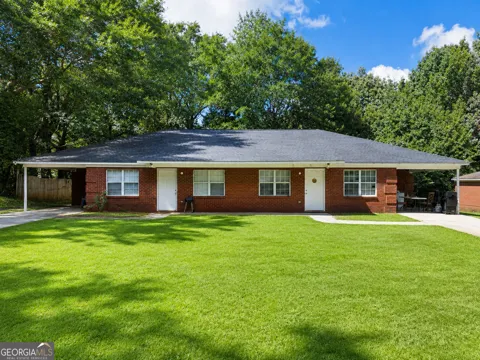 19 West DR NW