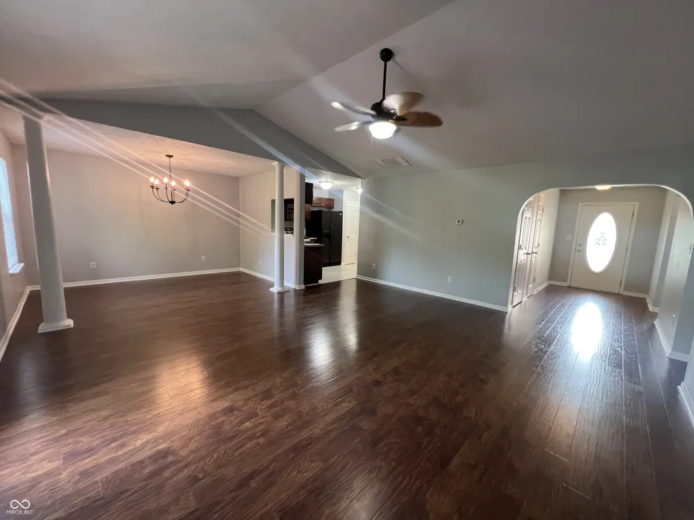6735 Lexington Circle Zionsville, IN 46077