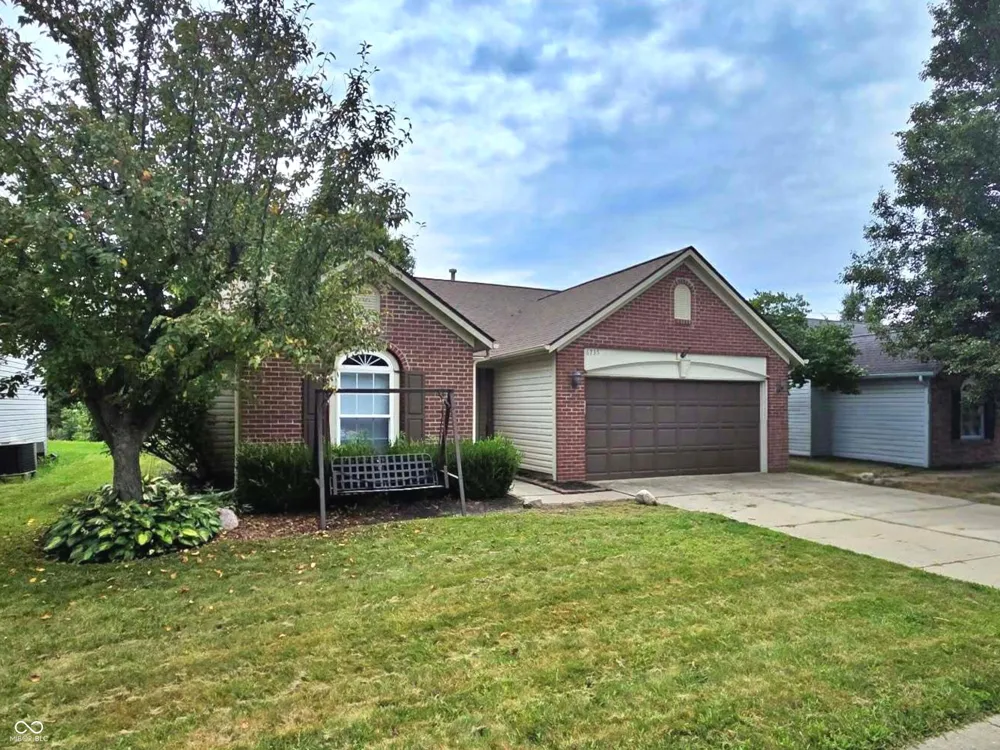 6735 Lexington Circle Zionsville, IN 46077