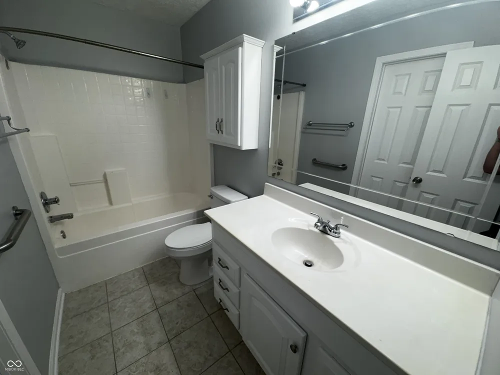 6735 Lexington Circle Zionsville, IN 46077