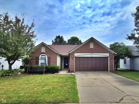 6735 Lexington Circle