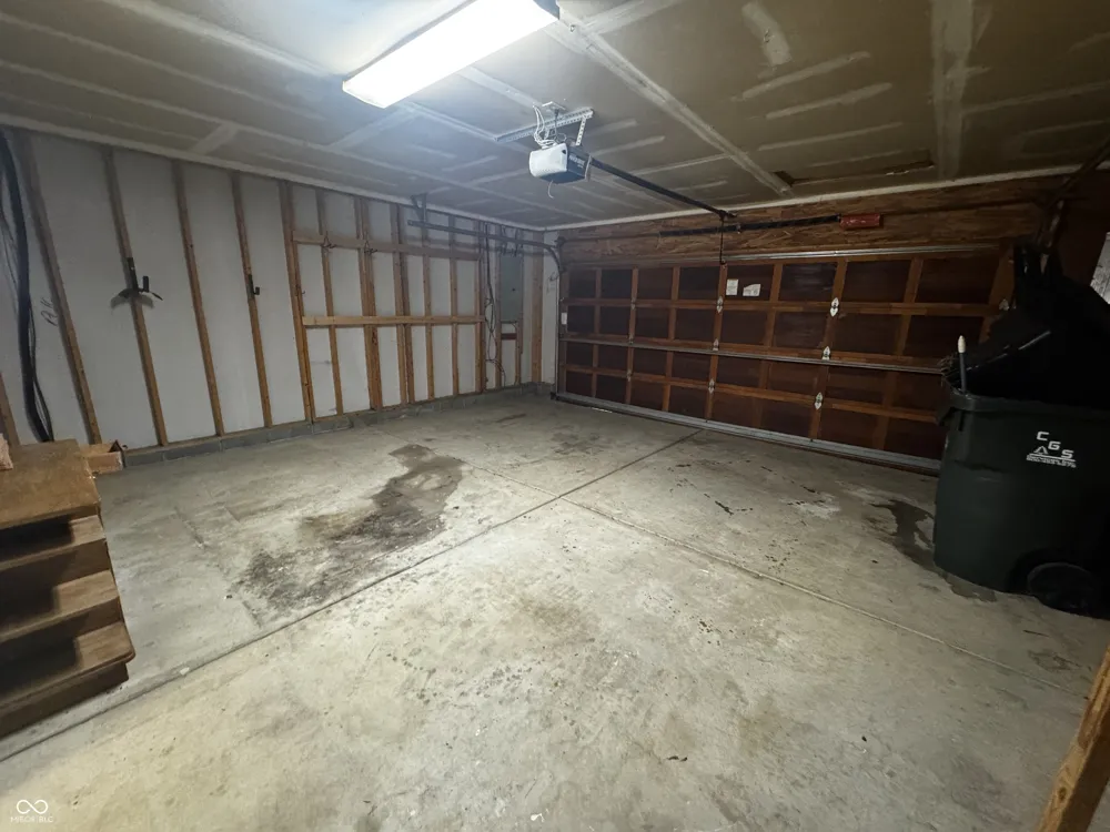6735 Lexington Circle Zionsville, IN 46077