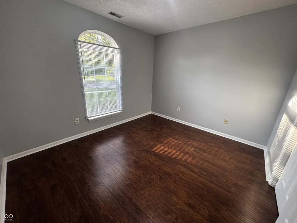 6735 Lexington Circle Zionsville, IN 46077