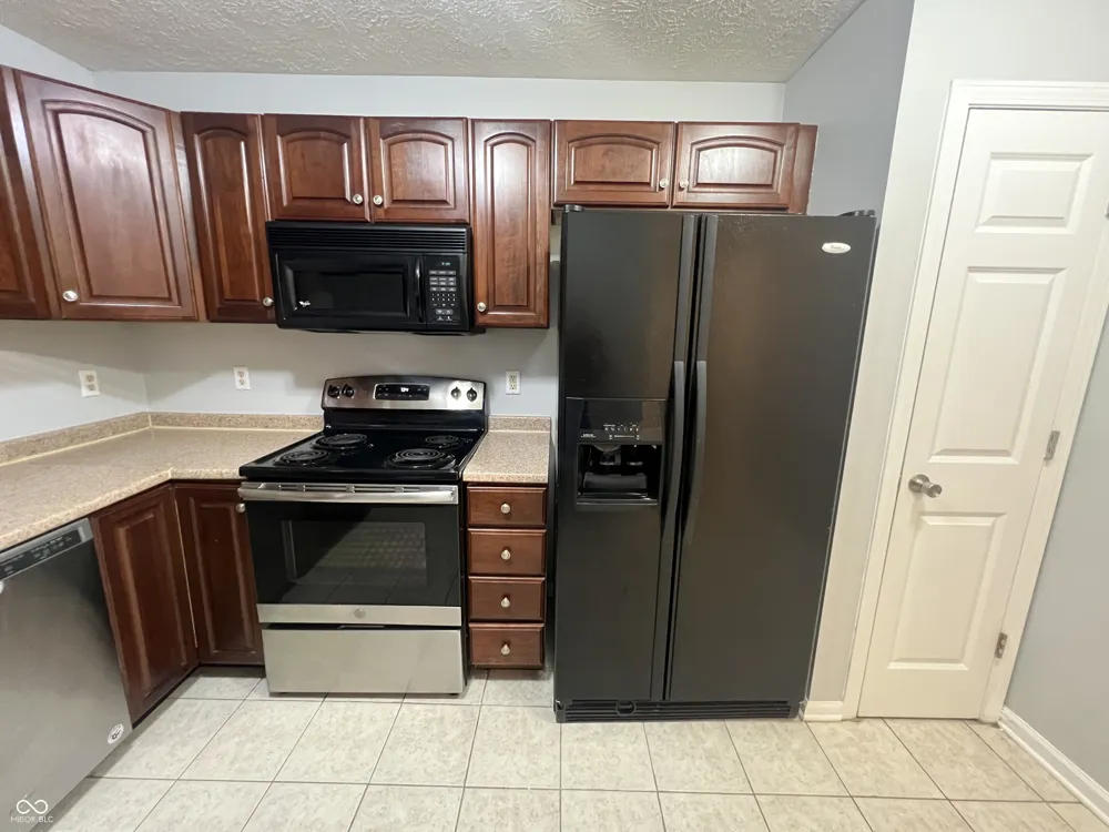 6735 Lexington Circle Zionsville, IN 46077
