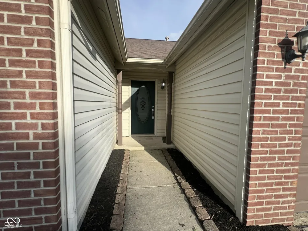 6735 Lexington Circle Zionsville, IN 46077